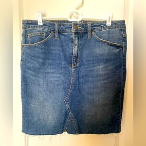 Universal Thread classic denim pencil skirt